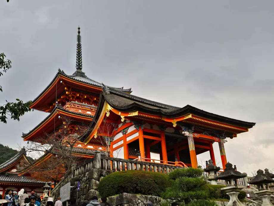 Kiyomizu-dera