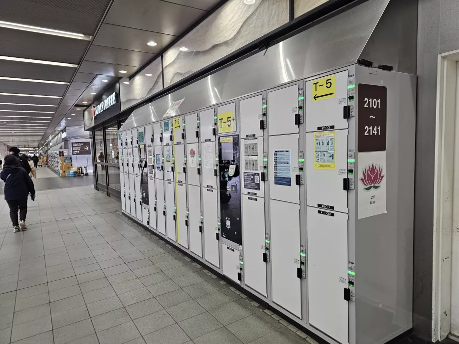 Bagaj muhafazası için kilitli dolaplar