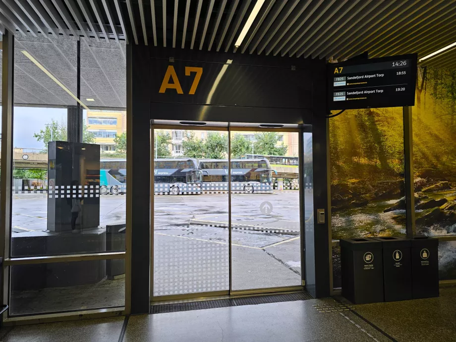 Oslo Merkez Otobüs Terminali'nde A7 otobüs durağı