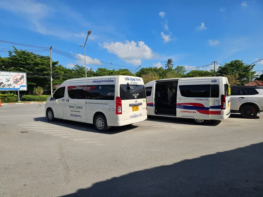 Minivanlar Lomprayah'tan feribotlara