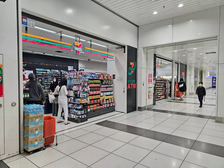 7-Eleven, ortak alan, giden yolcu, Terminal 3