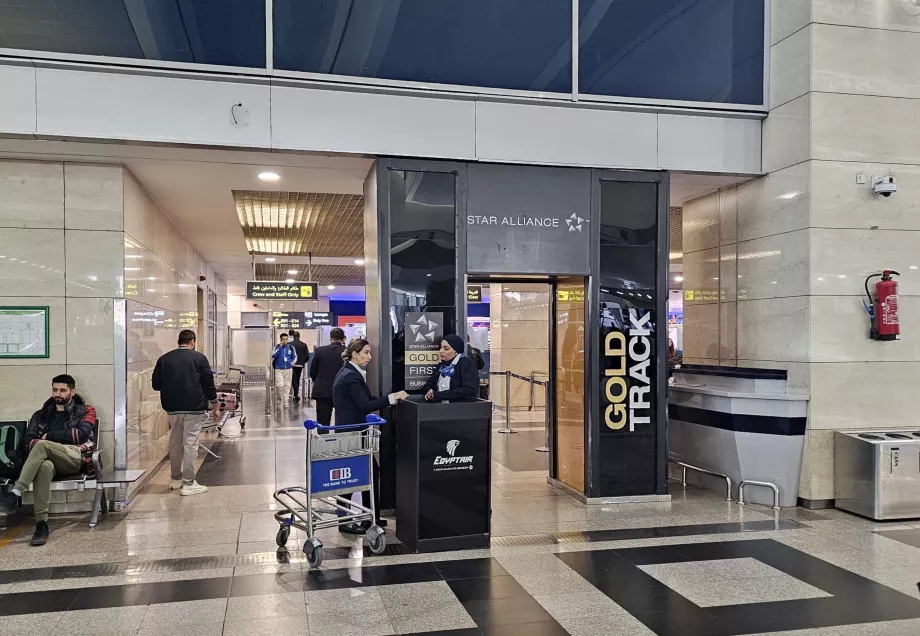 Pasaport kontrolüne giden hızlı yol, Terminal 3