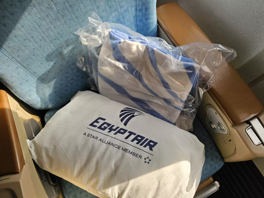 Yastık ve battaniye