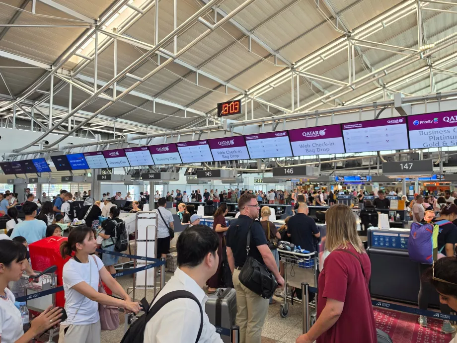 Prag Havalimanı'nda check-in