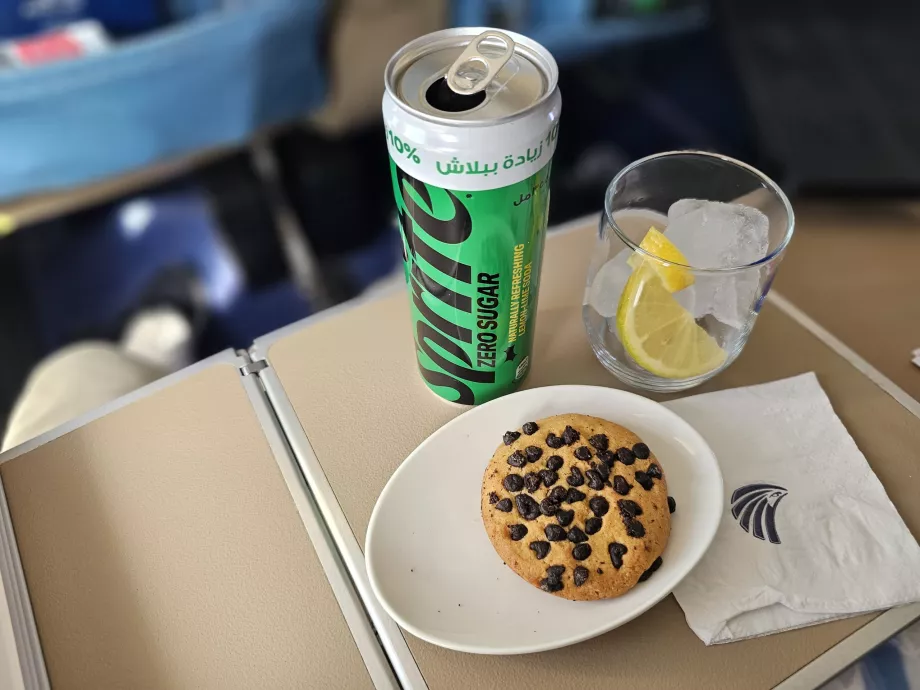 Kalkıştan hemen sonra ilk atıştırmalık