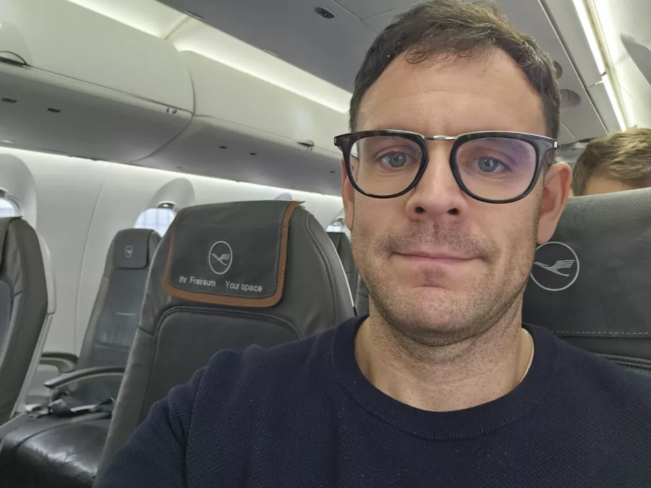 Ben ve yanımdaki boş koltuk