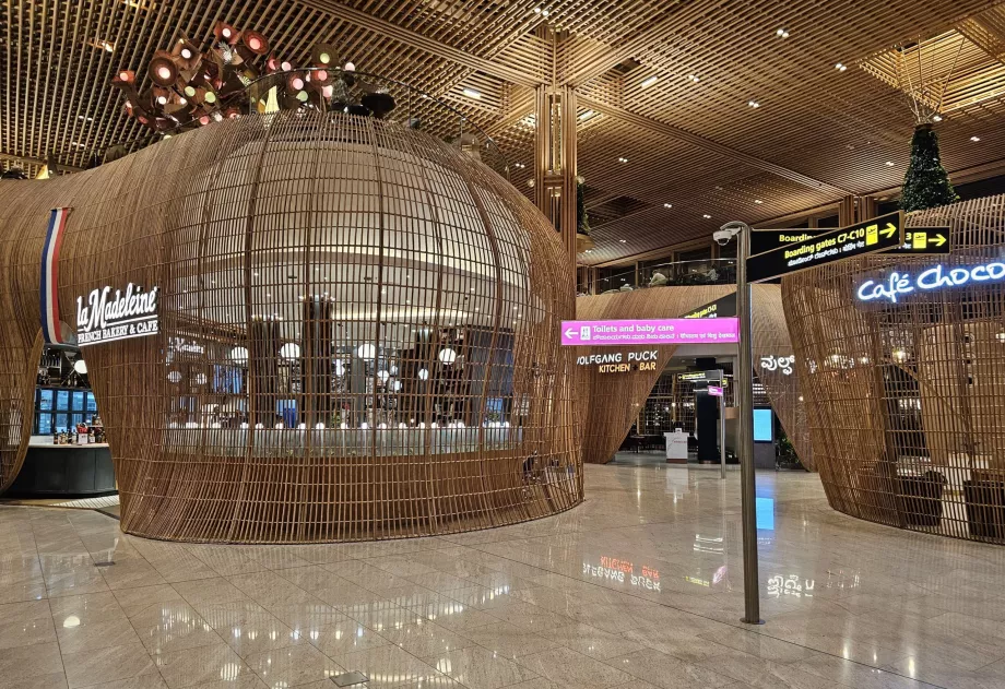 Restoranlar ve kafeler, Terminal 2