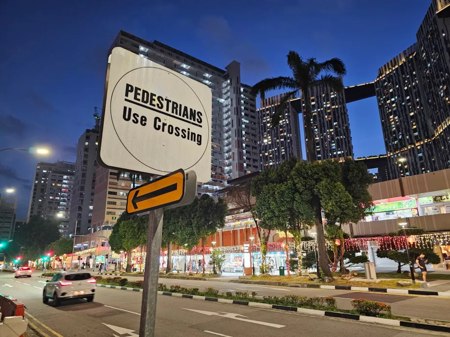 Yaya bilgilendirme levhası