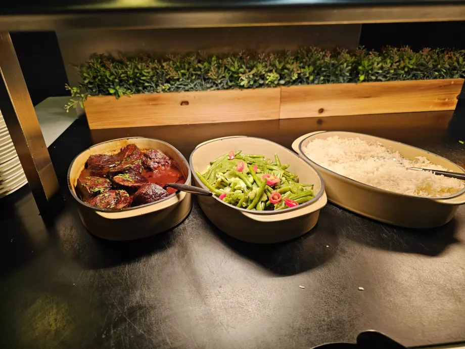 Büfe - öğle yemeği menüsü