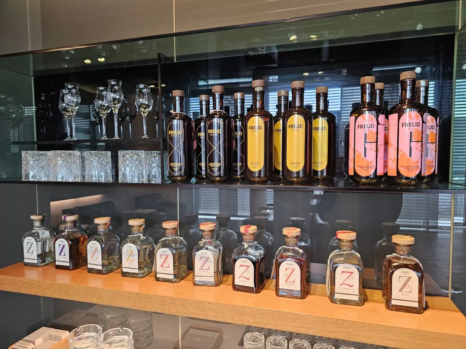 Sigara içilen odada alkol