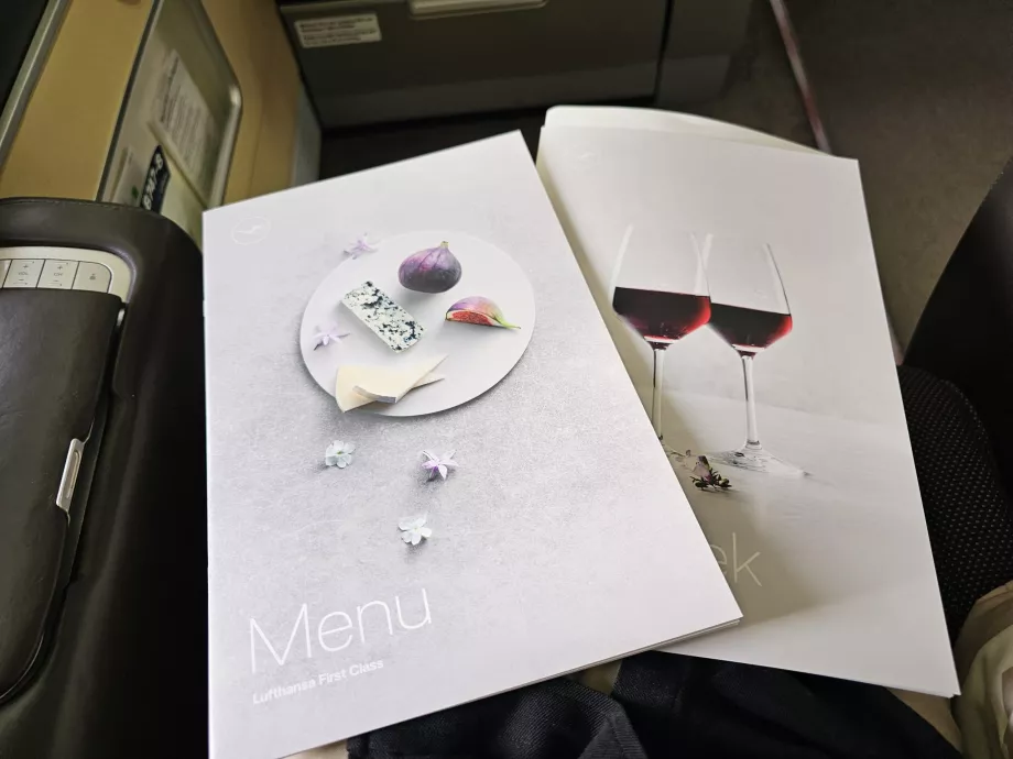 Basılı menü ve şarap listesi