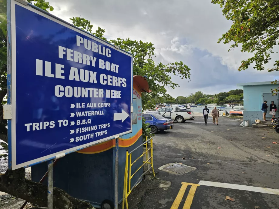 Ile aux Cerfs Feribotu