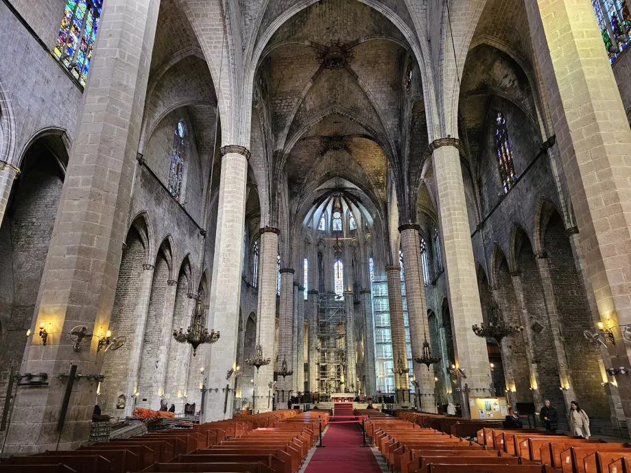 Santa Maria del Mar, iç mekan