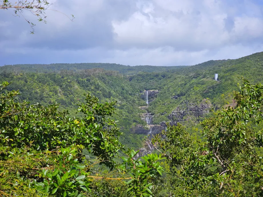 Şelaleler 7 Cascades, uzaktan görünüm