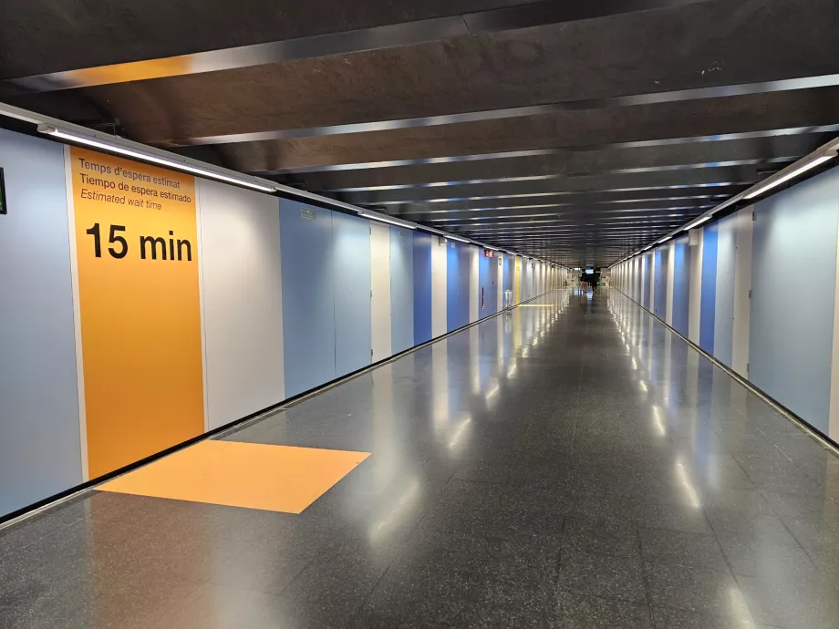 Montjuic Füniküleri'nde kuyrukta bekleme süresi