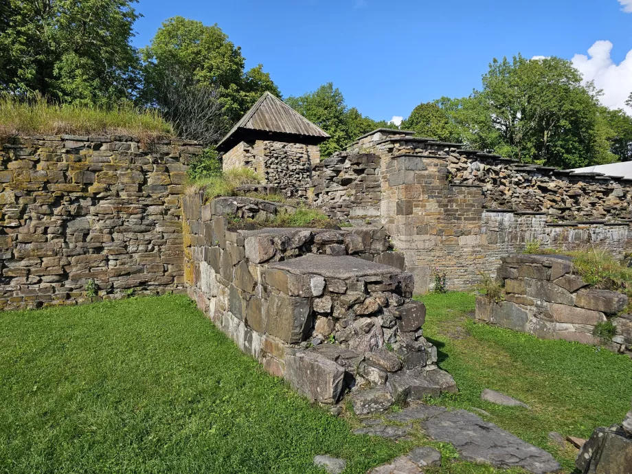Hovedoya adasındaki manastır