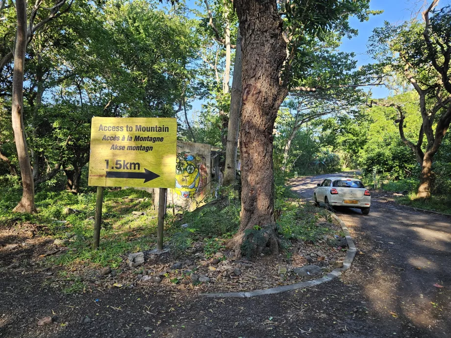 Le Morne, arabalar için erişim yolu