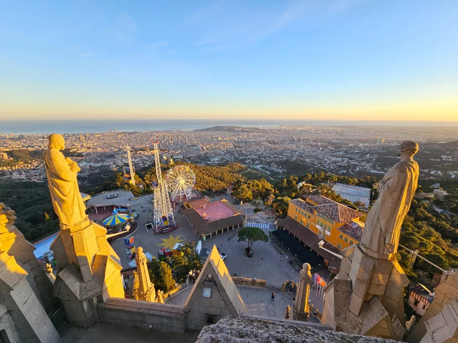 Tibidabo Tapınağı'nın terasından görünüm