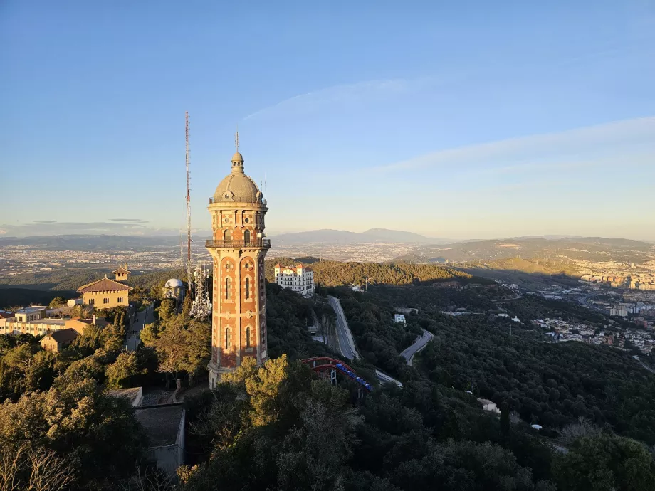 Tibidabo Tapınağı'nın terasından görünüm