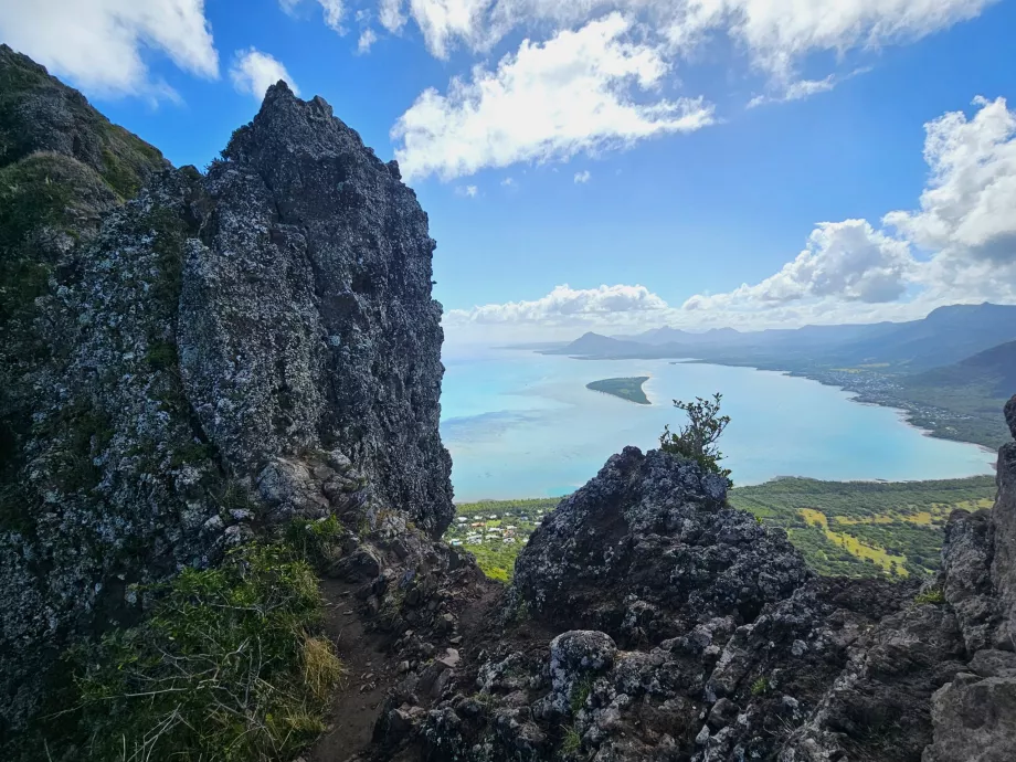 Le Morne'un tepesinden manzara