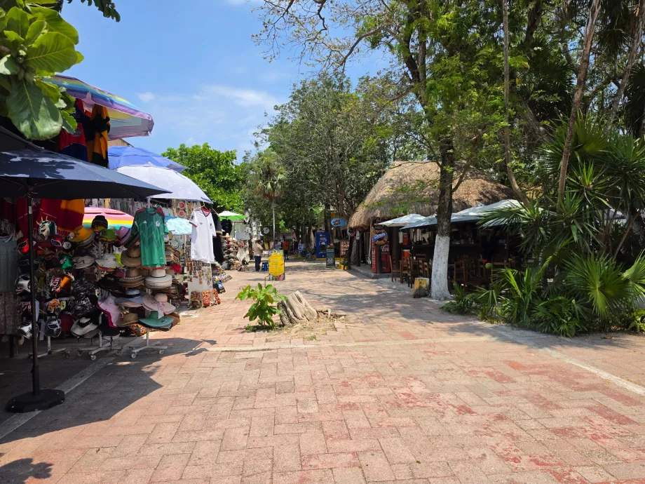 Tulum Arkeolojik Alanı, hediyelik eşya dükkanları