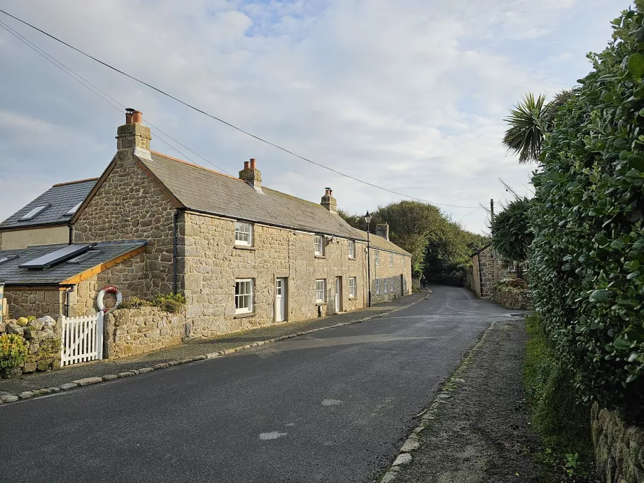 Havalimanından Hugh Town'a yürüyüş rotası