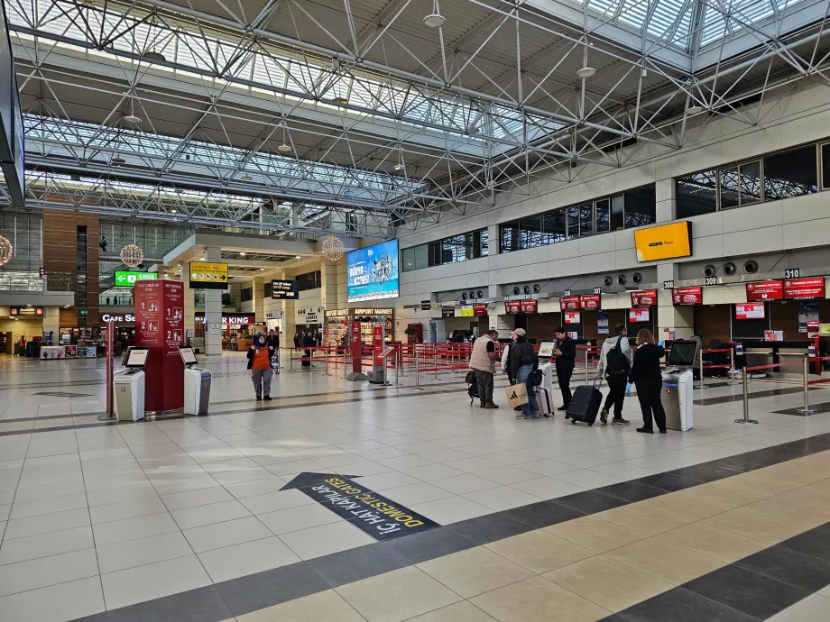 Terminal 1, iç hatlar check-in kontuarları