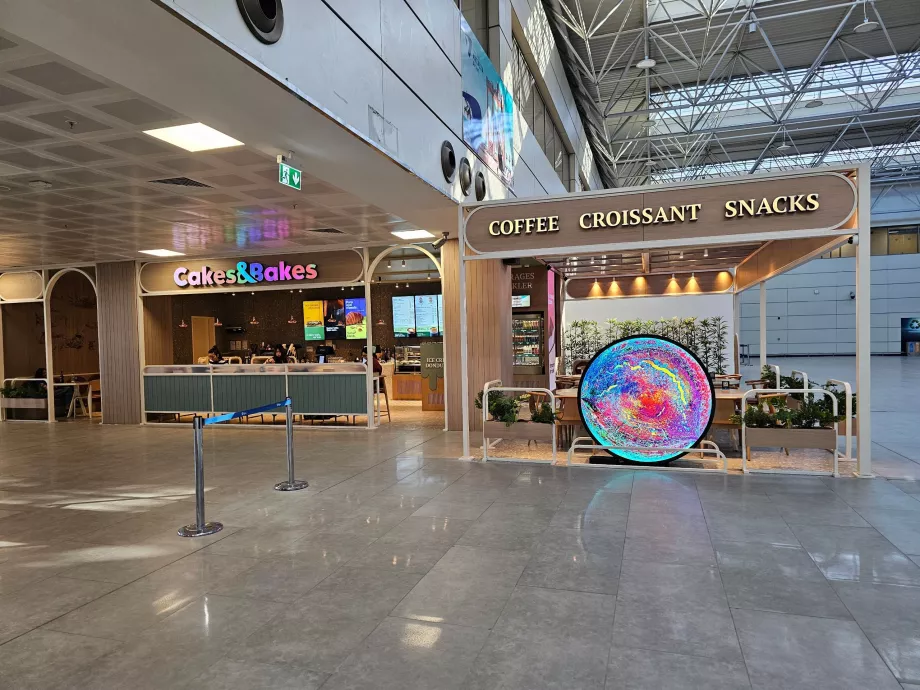 Kafe, Giden Yolcu, Terminal 1