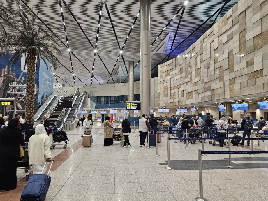 Check-in masaları Terminal 2