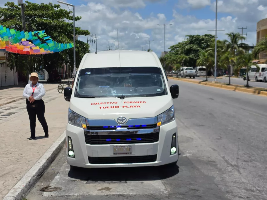 Colectivo, Tulum'un merkezinde bulunan bir toplanma noktası