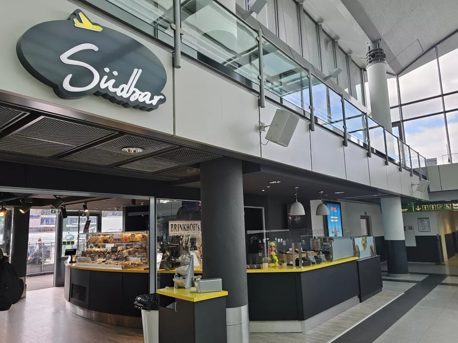 Kalkış salonundaki restoran