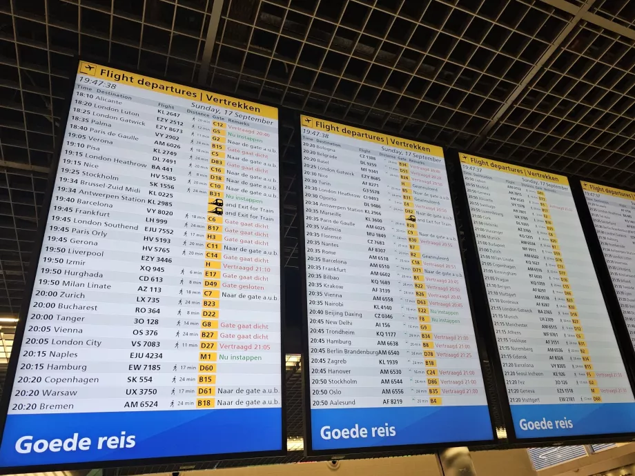 Amsterdam Havalimanı kalkış panosu