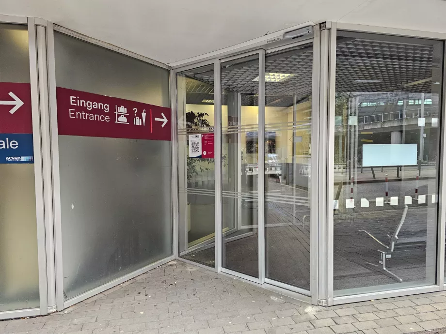 Terminalin karşısındaki garajda bagaj muhafazası