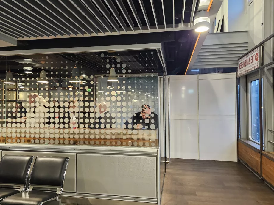 Transit bölgede sigara içilebilen odalar