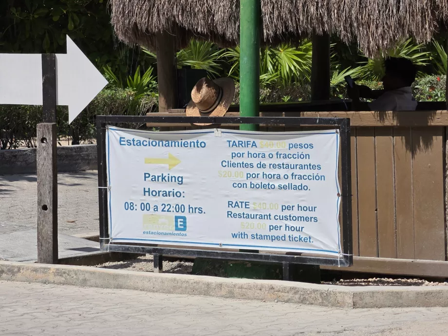 Akumal Koyu'ndaki otopark