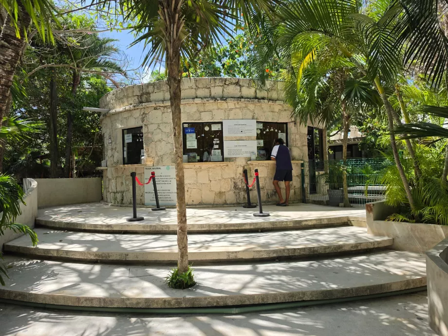 Akumal Plajı bilet gişesi