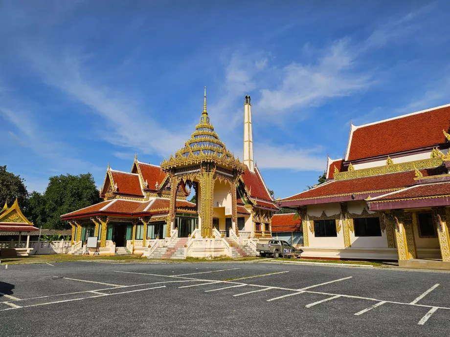 Wat Plai Laem, otopark