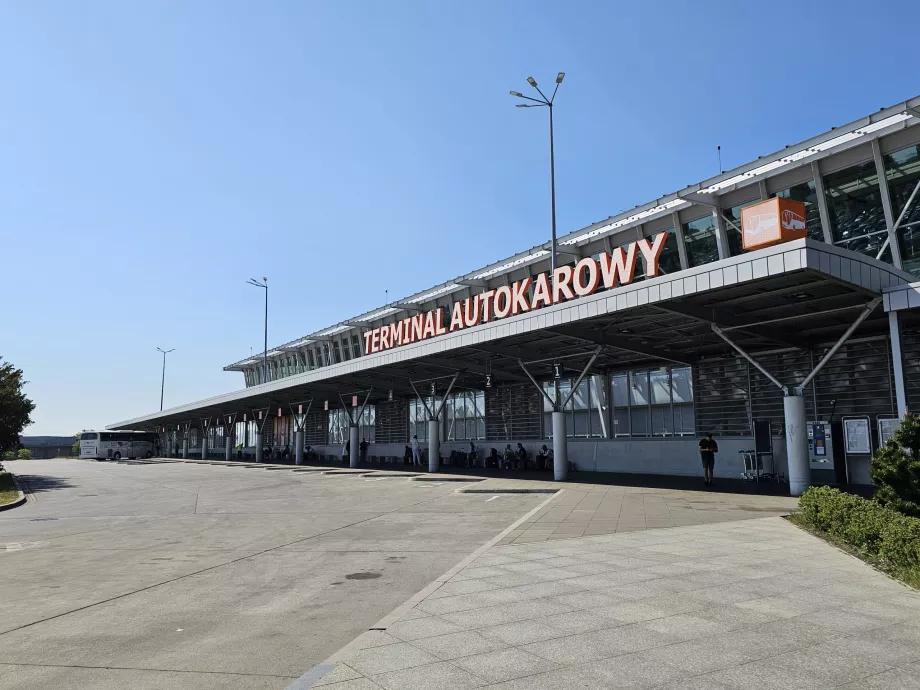Şehirlerarası otobüs terminali