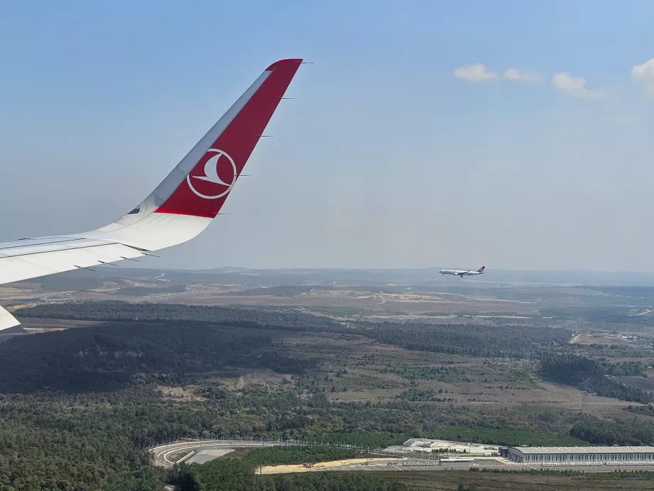Türk Hava Yolları paralel iniş