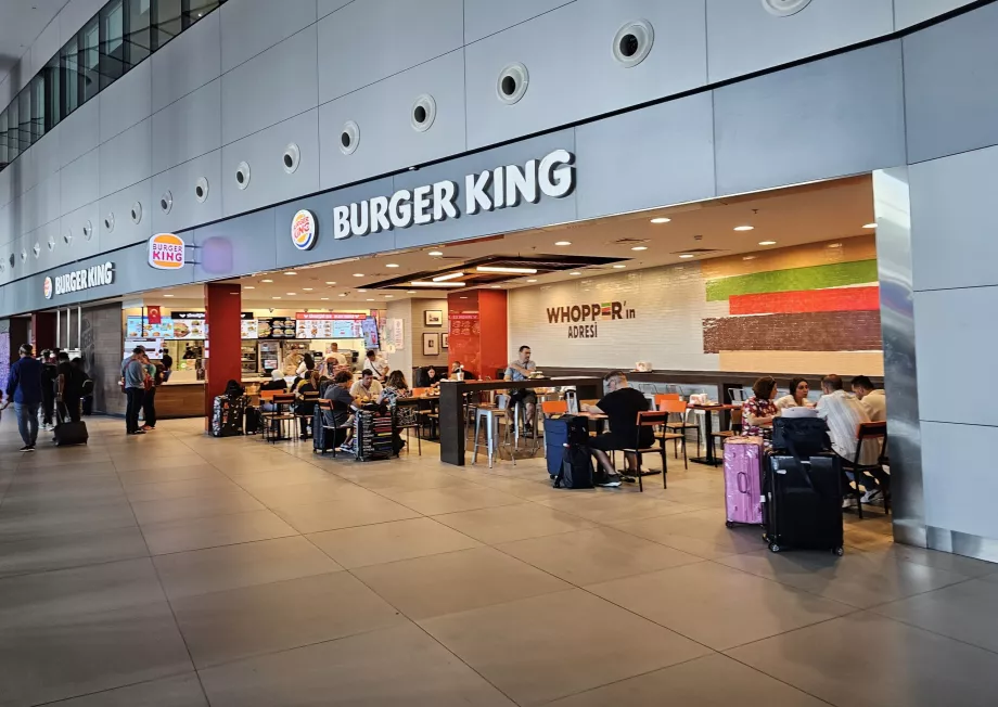 Buger King gelen yolcu salonunda, ortak alanda