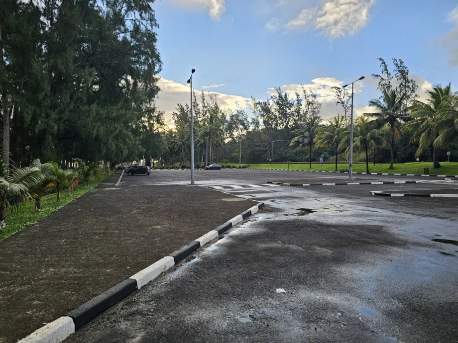 St Felix Plajı, park yeri