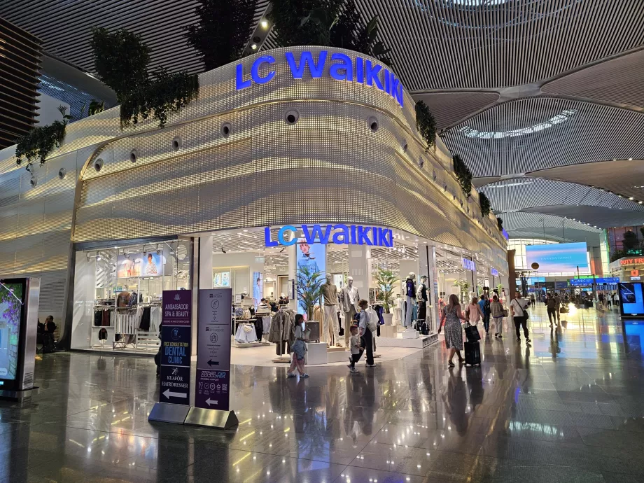 Transit bölgede alışveriş merkezi