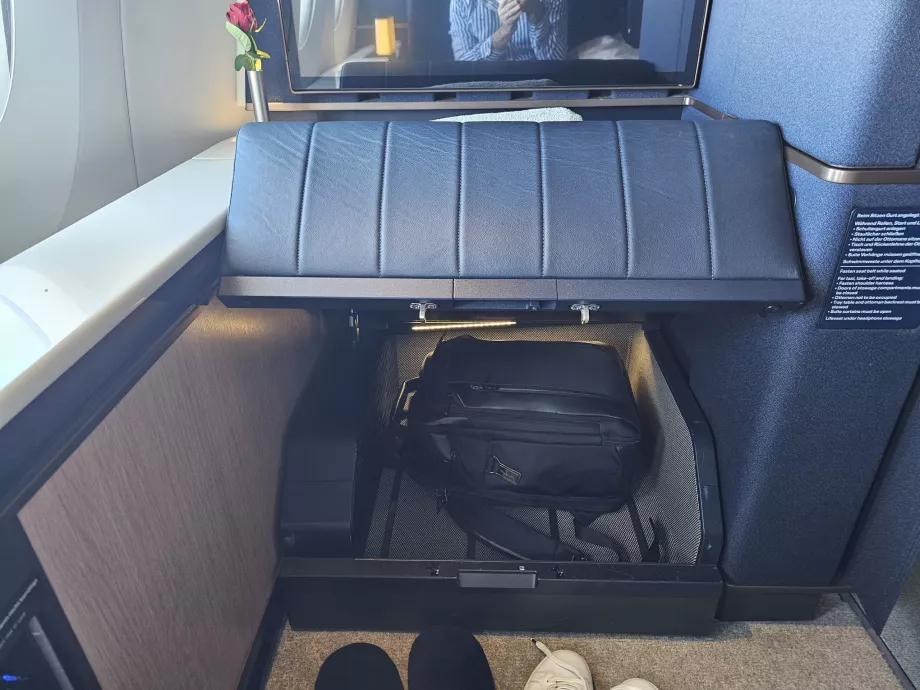 Ayak dayama yerinde saklama alanı