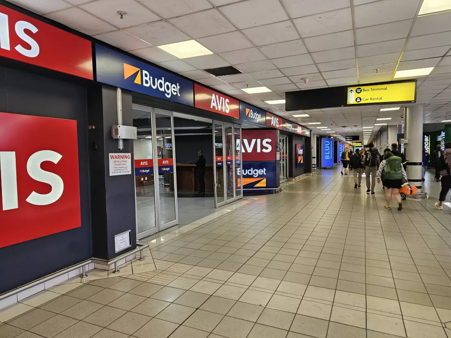 Araç kiralama kontuarları