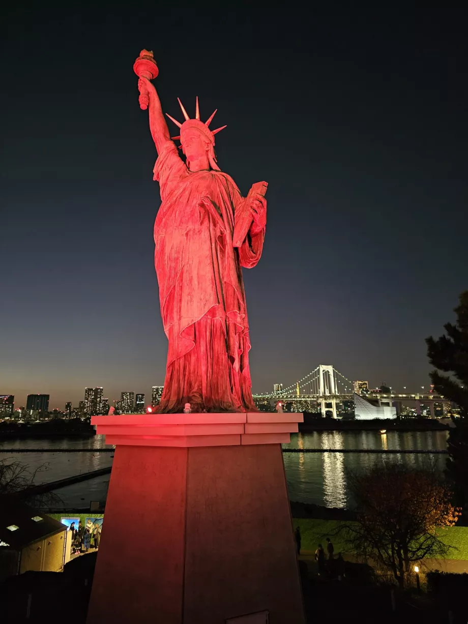 Özgürlük Heykeli Odaiba