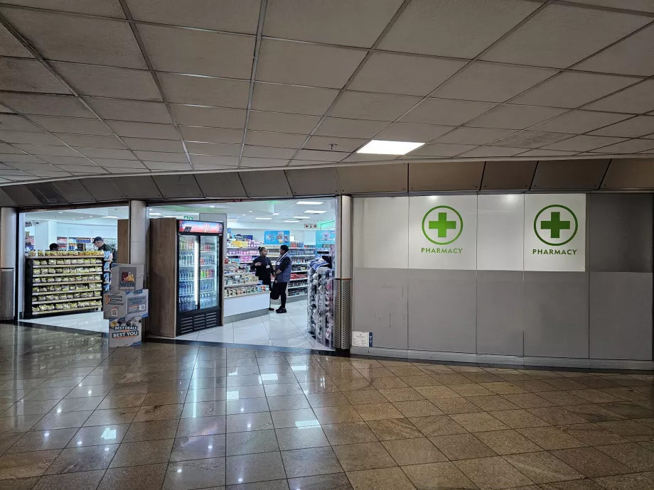 Transit bölgede eczane