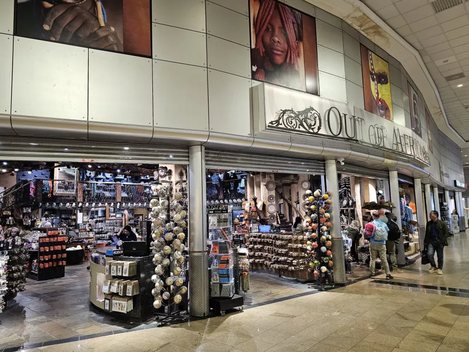 Transit bölgede hediyelik eşya dükkanı