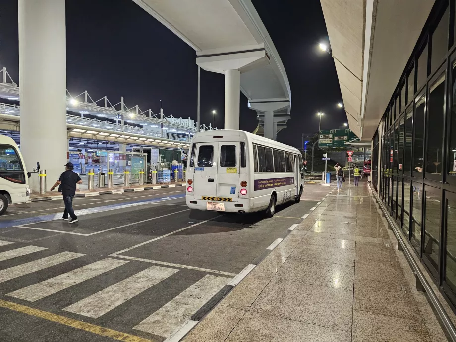 Otel servis durağı, Terminal 1