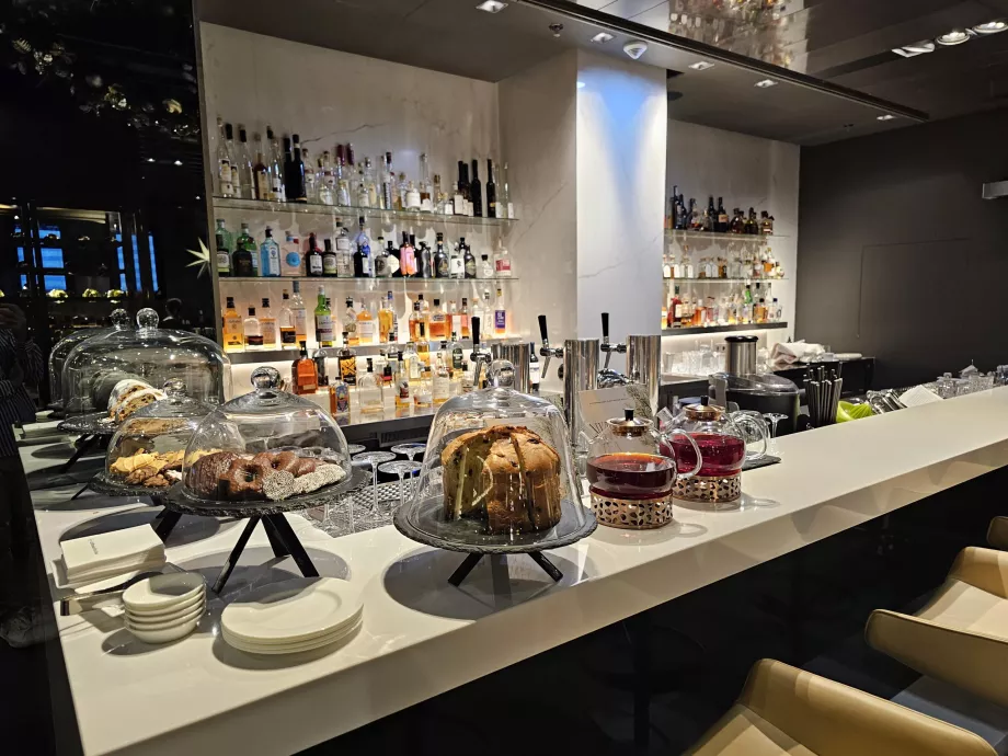 First Class Bekleme Salonu (Ana Terminal) - bar