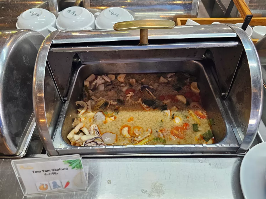 Kahvaltı: Tom Yam çorbası